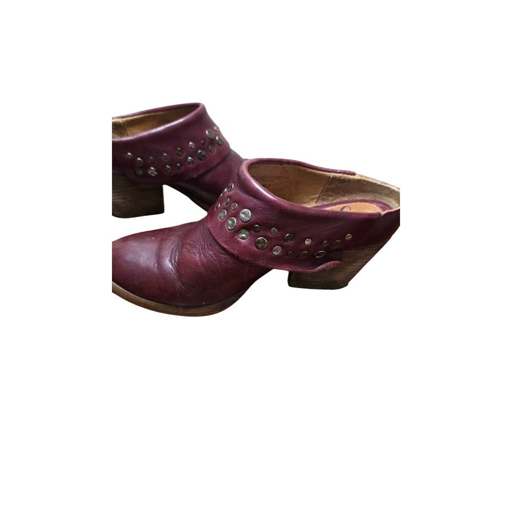 Söfft Women's Burgundy Studded Leather Heeled Block Mules Grommet Size 7
